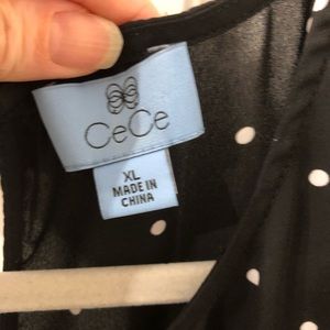 Very cute CECE top! 🥿👠👓